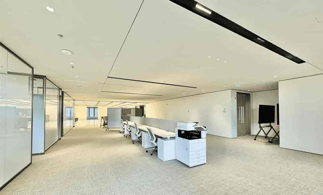 南太科技中心写字楼在租房源实景 - 430㎡商务空间